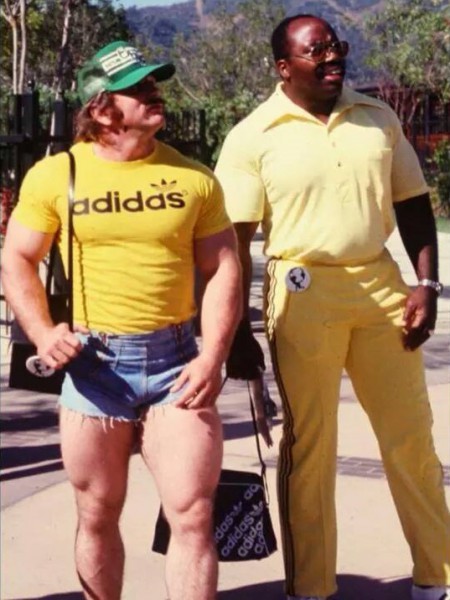 A sweet pic from the 1977 World's Strongest Man competition. 